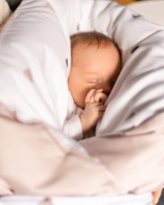 Náhradný povlak na zavinovačku Klasik Zaväzovacia/Obojstranná Starorůžová Něžná Srdíčka